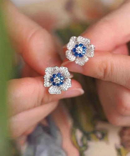 Round simulated sapphire - simulated,