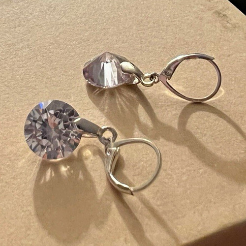 Round clear crystal stud - clear,